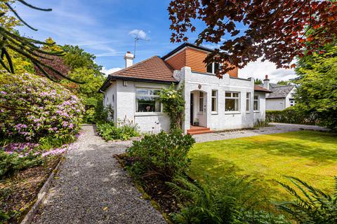 3 bed property, in Thorn Road, £425,000