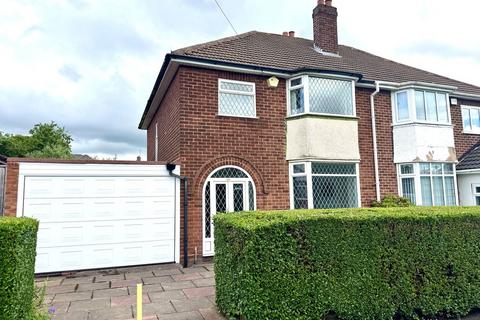 3 bed property, in West Bromwich Road, £220,000