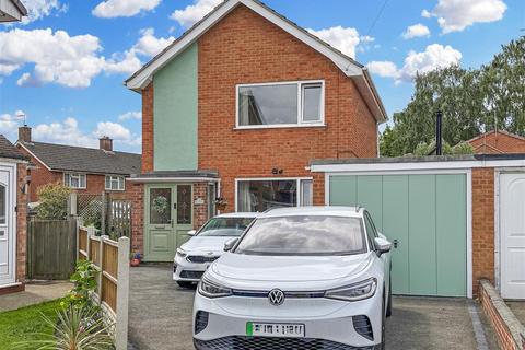 3 bed property, in Kingsway, £270,000