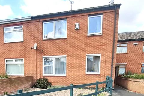 3 bed property, in Garrett Grove, £220,000
