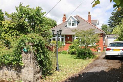 4 bed property, in Channel Road, £850,000