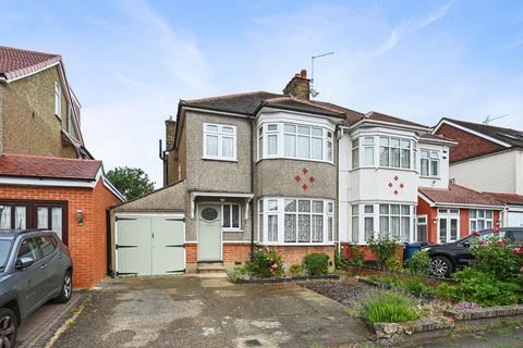 3 bed property, in Church Drive, £650,000