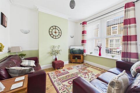 3 bed property, in Westover Street, £165,000