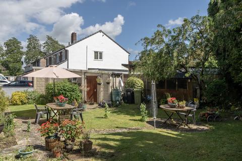 3 bed property, in Gillebank Close, £375,000