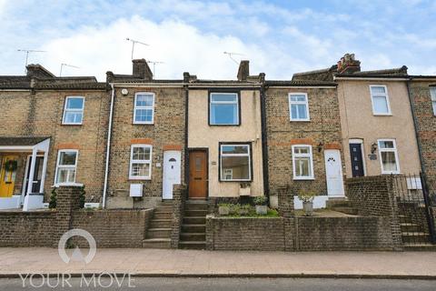 4 bed property, in Charles Street, £300,000
