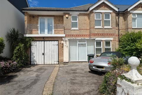 4 bed property, in Gorleston Road, £450,000