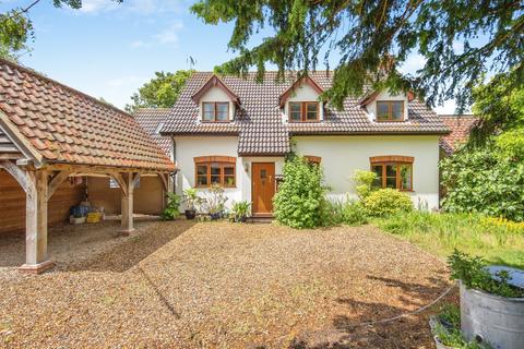 4 bed property, in Mill Lane, £550,000