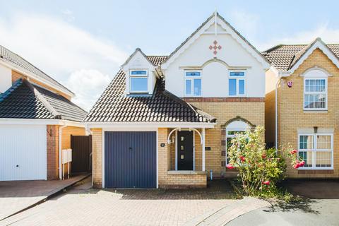 3 bed property, in Longfellow Close, £400,000