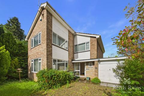 4 bed property, in Moor Lane, £450,000