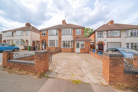 3 bed property, in Acheson Road, £305,000