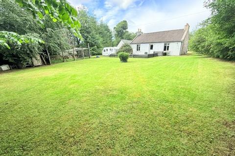 2 bed property, in Saline Road, £199,995