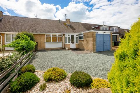 2 bed property, in Meon Road, £375,000