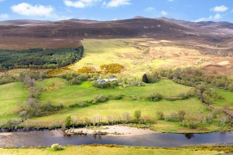 4 bed property, in Gruinards Farm, £975,000