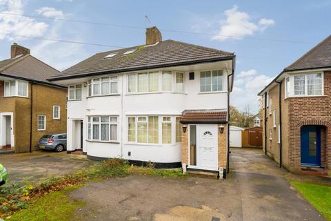 3 bed property, in Felbridge Avenue, £730,000