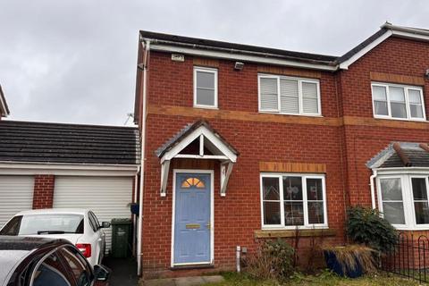 3 bed property, in Honey Way, £100,000