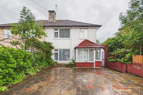3 bed property, in Layfield Road, £550,000