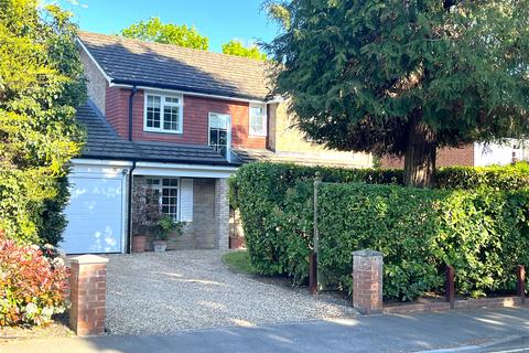 4 bed property, in Camberley, £880,000