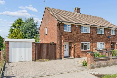 3 bed property, in Mayfield Road, £420,000