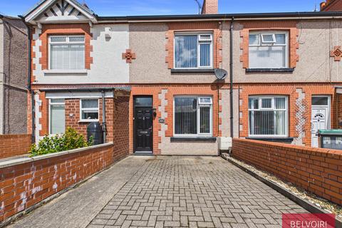 2 bed property, in Saxon Street, £150,000