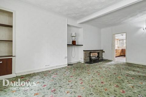 3 bed property, in Scarborough Road, £130,000