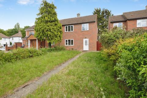 3 bed property, in Stanford Close, £375,000