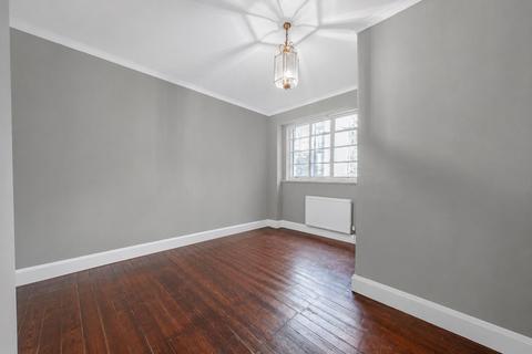 Studio, in Sloane Avenue, £300,000