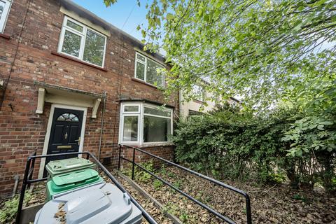 3 bed property, in Frank Webb Avenue, £95,000