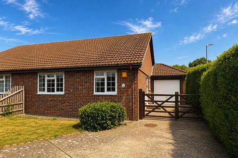 2 bed property, in The Sparrows, £325,000