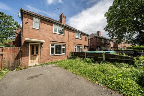 3 bed property, in Nutfield Avenue, £150,000