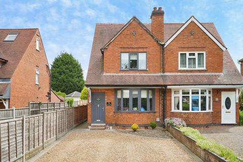 2 bed property, in Knowles Hill, £280,000