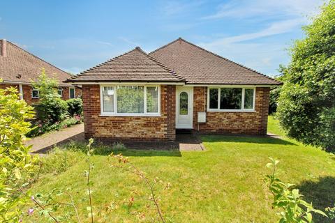 3 bed property, in Brackley Road, £565,000