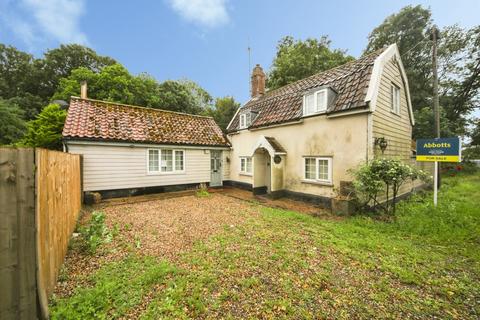3 bed property, in Ixworth Road, £360,000