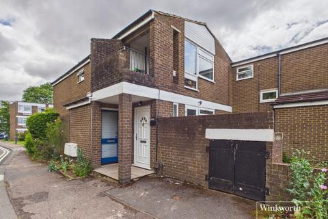 2 bed property, in Duffield Close, £350,000