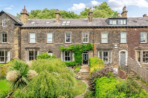 4 bed property, in Ashwood Terrace, £780,000