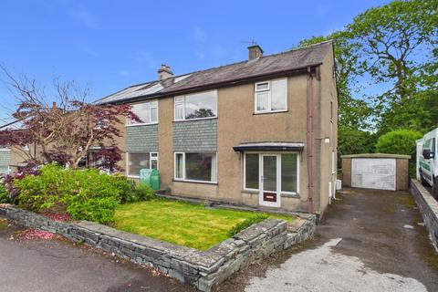 3 bed property, in Fairfield Road, £335,000