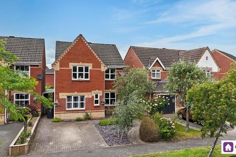 3 bed property, in Lords Avenue, £350,000