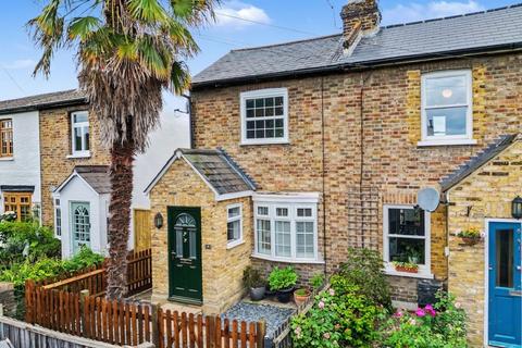 2 bed property, in Spring Gardens, £650,000