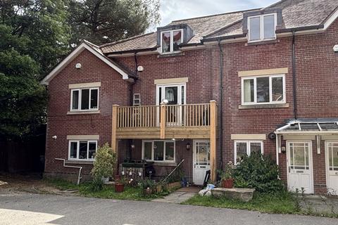 4 bed property, in 10 Parklands, £295,000