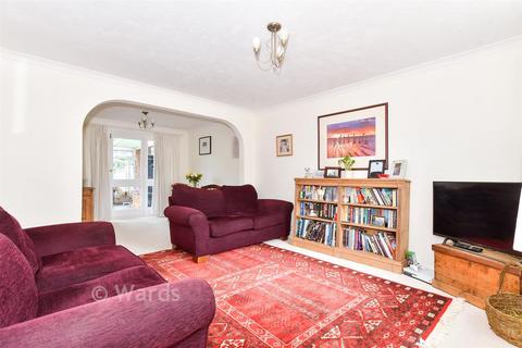 3 bed property, in Woodlea, £425,000