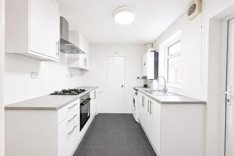3 bed property, in Lea Road, £489,950
