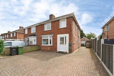 4 bed property, in Web Tree Avenue, £385,000