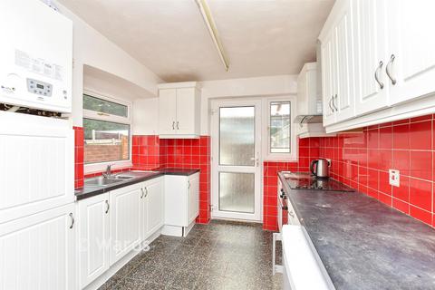 2 bed property, in Dial Road, £240,000