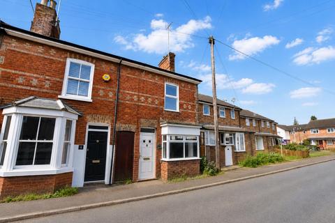 2 bed property, in Summer Street, £260,000