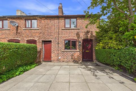 2 bed property, in Wigan Road, £195,000