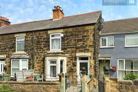 2 bed property, in Victoria Road, £80,000
