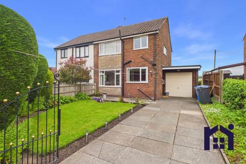 3 bed property, in Rivington Place, £250,000