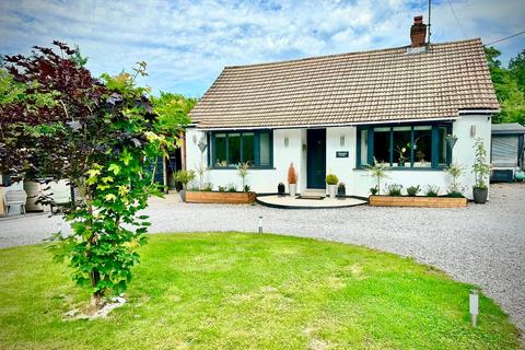 3 bed property, in London Road, £600,000
