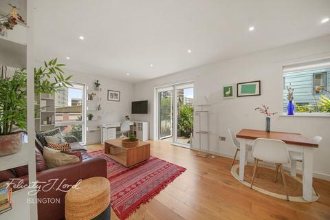 1 bed property, in Branch Place, £500,000