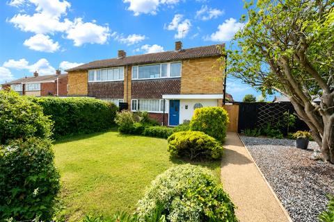 3 bed property, in Kingsway, £295,000