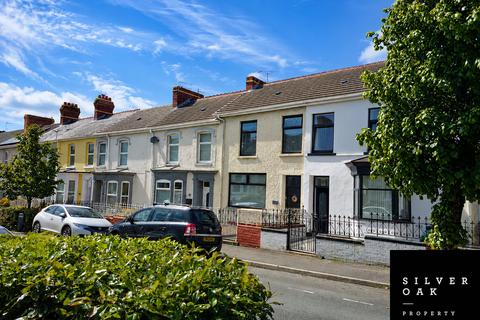 3 bed property, in Glenalla Road, £210,000